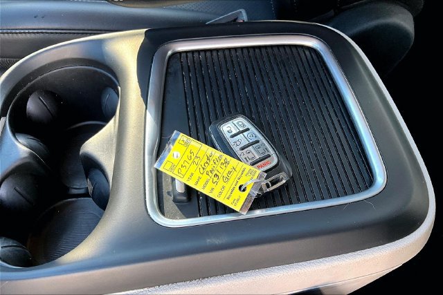 Used 2023 Chrysler Pacifica Touring-L FWD image 35
