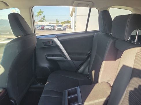 Used 2018 Toyota RAV4 LE image 9