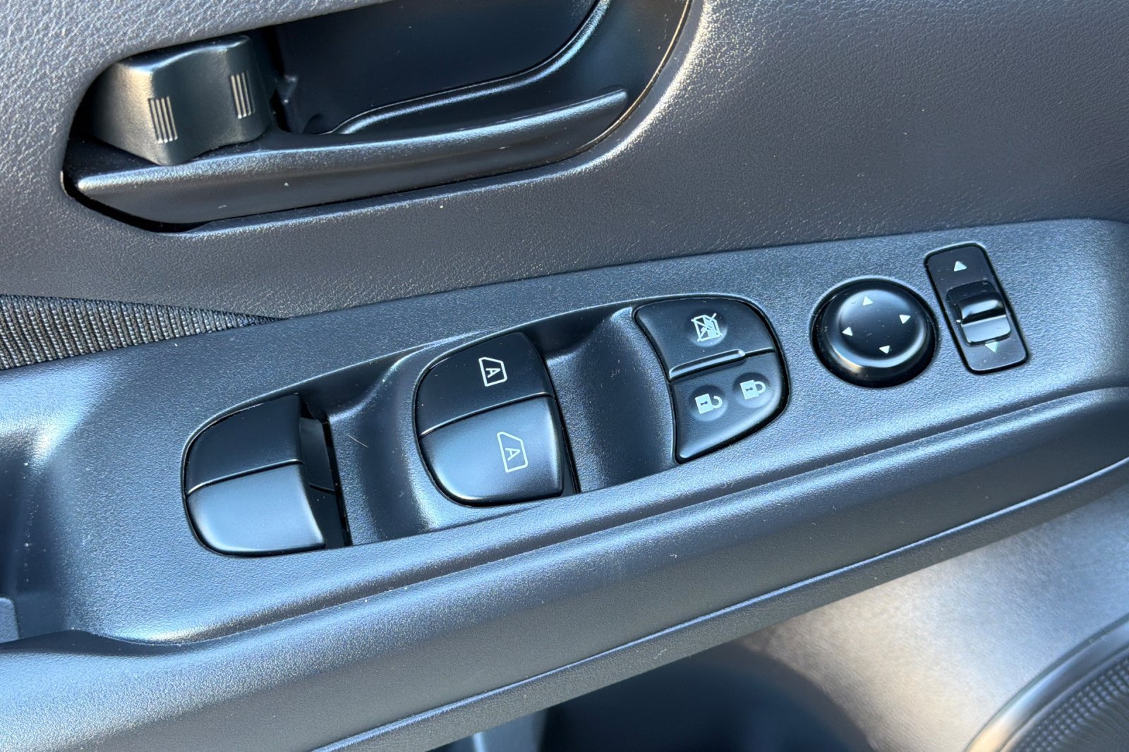 Certified 2025 Nissan Kicks Play S FWD image 14