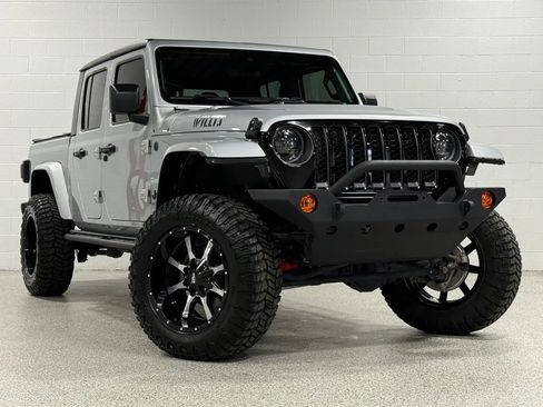 Used 2024 Jeep Gladiator Sport AWD/4WD image 4