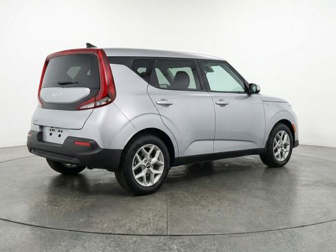 Used 2025 Kia Soul LX w/ LX Technology Package image 9