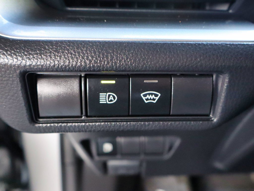 Used 2024 Toyota Prius LE AWD/4WD image 42