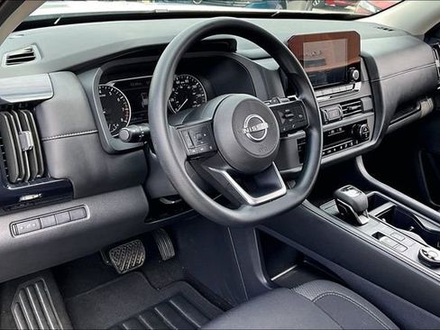 Certified 2025 Nissan Pathfinder S AWD/4WD image 14