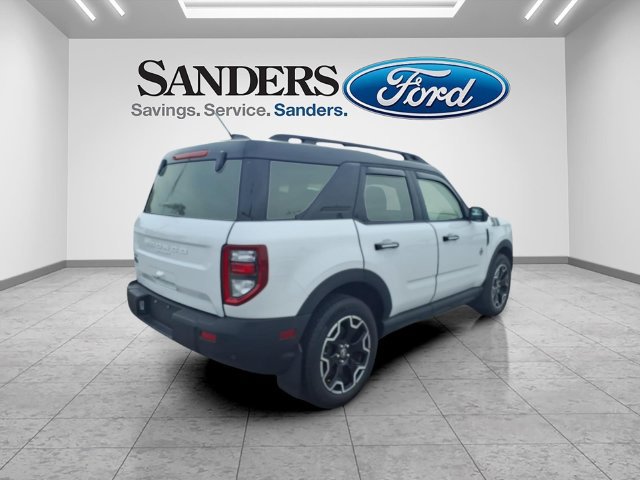 Used 2025 Ford Bronco Sport Outer Banks AWD/4WD image 2