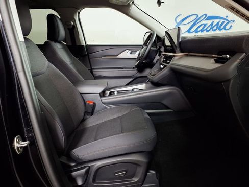 Used 2025 Ford Explorer Active image 12