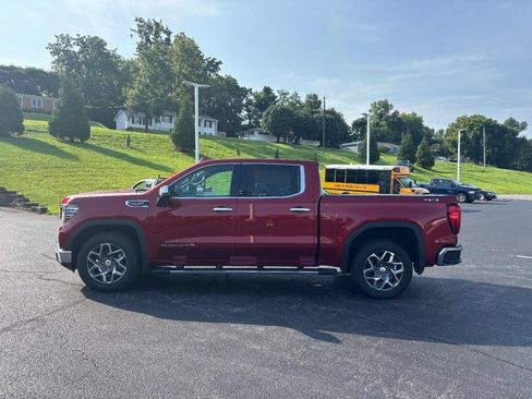 Used 2022 GMC Sierra 1500 SLT w/ SLT Premium Package AWD/4WD image 6