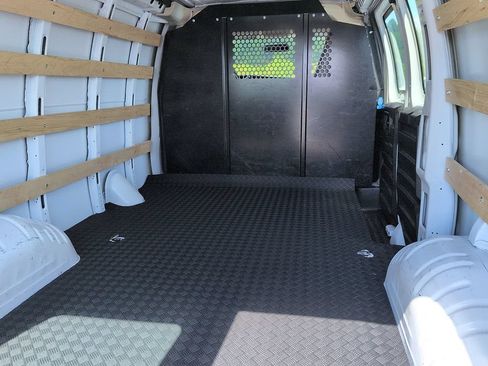 Used 2025 Chevrolet Express 2500 w/ Driver Convenience Package RWD image 8
