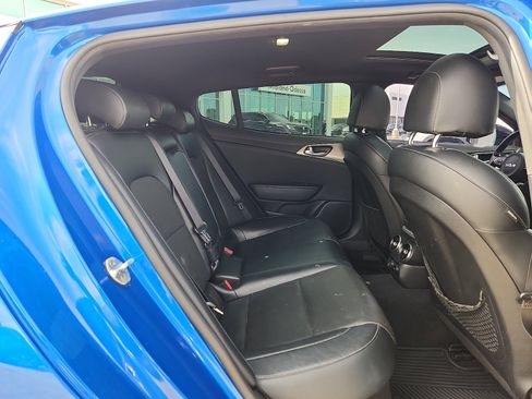 Used 2022 Kia Stinger GT1 RWD image 14