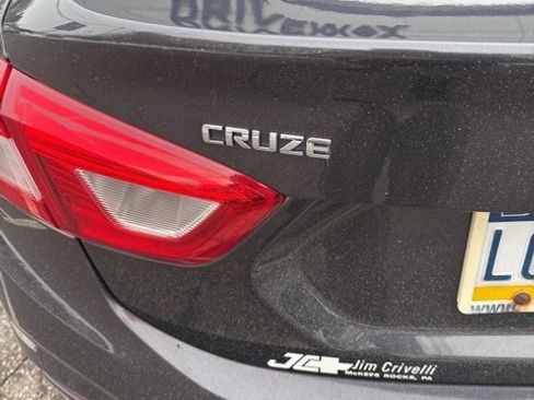 Used 2017 Chevrolet Cruze LT image 15
