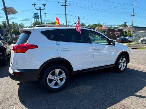 Used 2014 Toyota RAV4 XLE AWD/4WD image 4