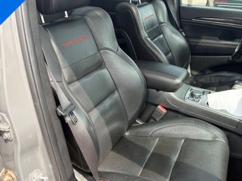 Used 2019 Jeep Grand Cherokee Trailhawk w/ Trailhawk Luxury Group AWD/4WD image 32