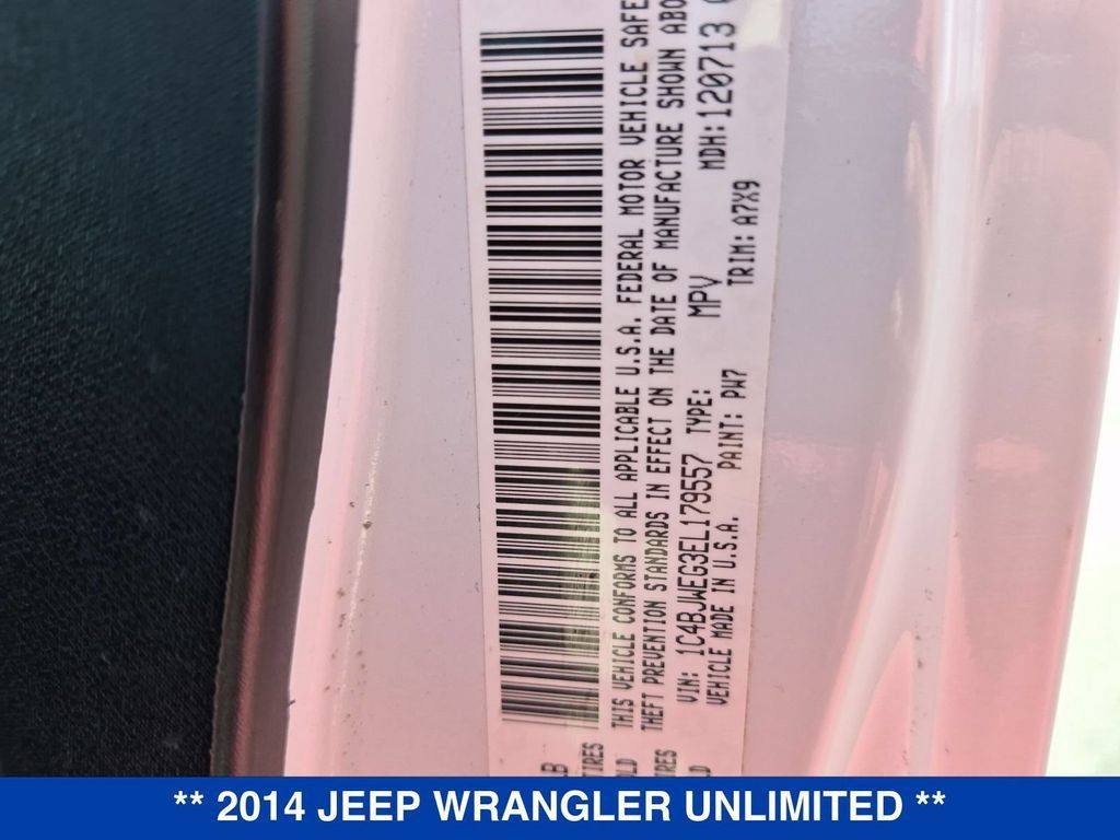 Used 2014 Jeep Wrangler Unlimited Sahara w/ Connectivity Group AWD/4WD image 28