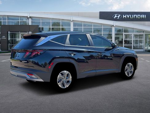 New 2026 Hyundai Tucson Blue SE image 8