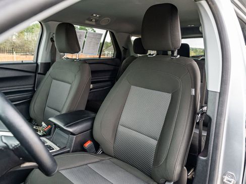 Certified 2022 Ford Explorer XLT RWD image 23
