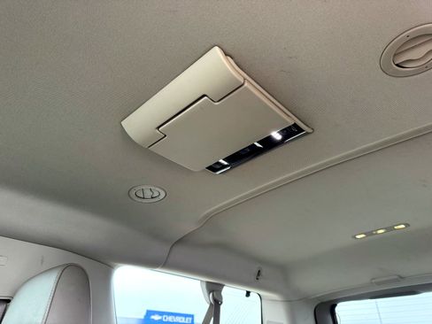 Used 2016 Chevrolet Suburban LT image 20