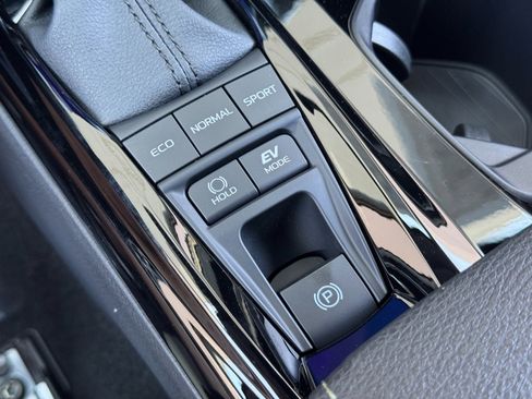 Used 2026 Toyota Camry XLE w/ Premium Plus Package image 28