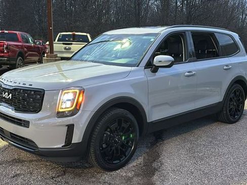 Used 2022 Kia Telluride EX w/ EX Premium Package image 2