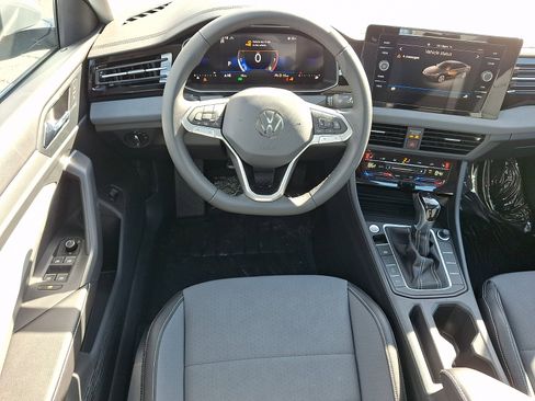 New 2026 Volkswagen Jetta SE FWD image 7