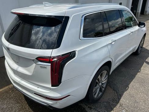 Used 2021 Cadillac XT6 Premium Luxury FWD image 5