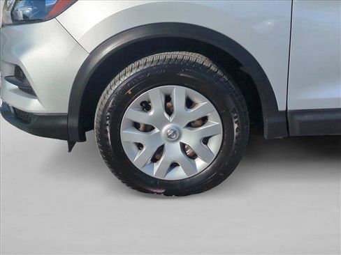 Used 2020 Nissan Rogue Sport S image 23