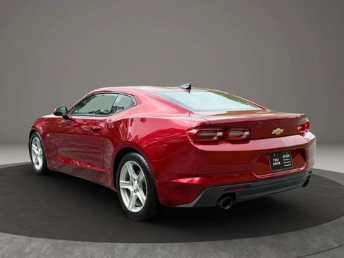 Used 2021 Chevrolet Camaro LT image 4