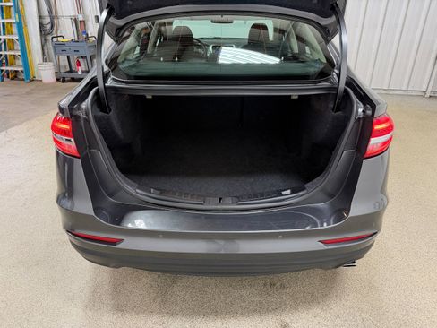 Used 2020 Ford Fusion SE FWD image 30