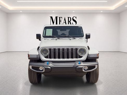 Used 2024 Jeep Wrangler Unlimited Sahara AWD/4WD image 8