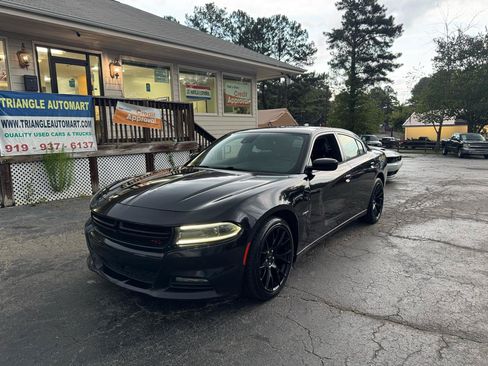 Used 2016 Dodge Charger R/T RWD image 1