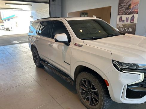 Used 2021 Chevrolet Tahoe Z71 w/ Z71 Signature Package image 2