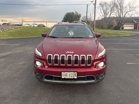 Used 2017 Jeep Cherokee Limited image 3