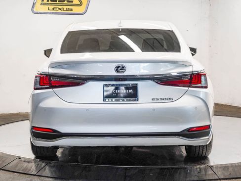 Used 2025 Lexus ES 300h w/ Premium Package FWD image 5