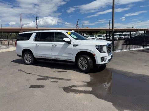 Used 2023 GMC Yukon XL SLT AWD/4WD image 48