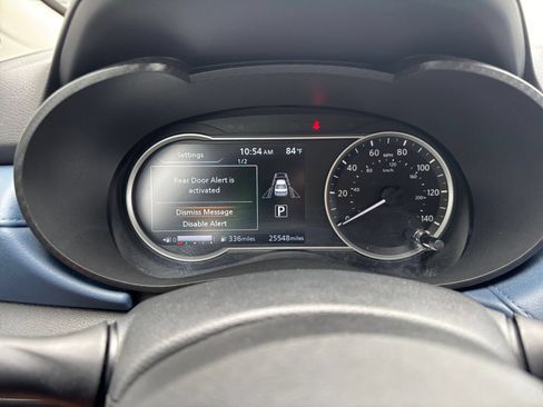 Used 2025 Nissan Versa SV FWD image 39