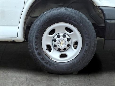 Used 2022 Chevrolet Express 2500 Extended w/ Driver Convenience Package image 9