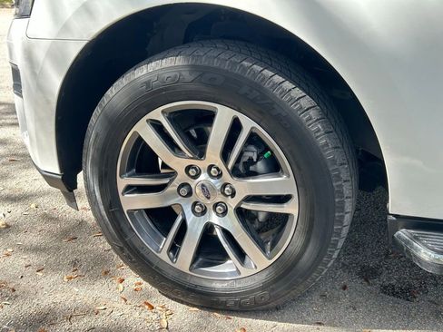 Used 2022 Ford Expedition Limited image 30