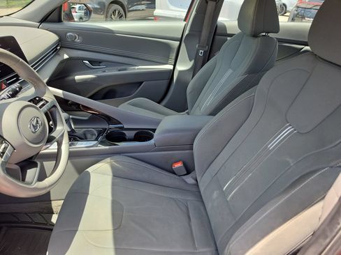 Used 2023 Hyundai Elantra SEL w/ Convenience Package FWD image 14