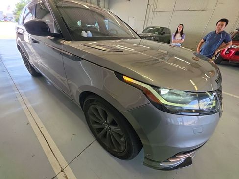 Used 2018 Land Rover Range Rover Velar R-Dynamic SE AWD/4WD image 3