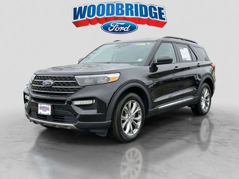 Used 2022 Ford Explorer XLT w/ Equipment Group 202A image 2