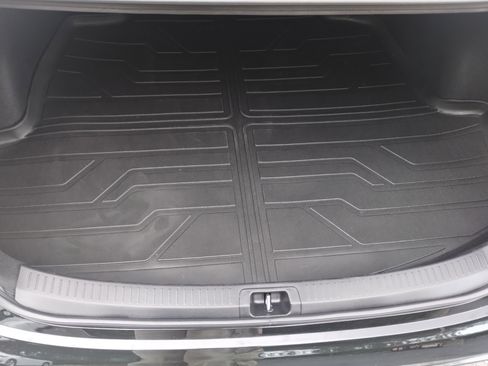 Used 2025 Toyota Corolla SE image 19