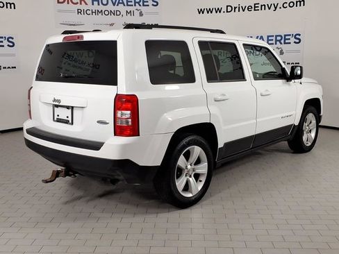 Used 2014 Jeep Patriot Latitude FWD image 4