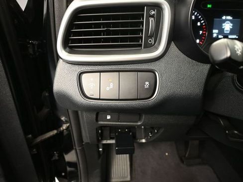 Used 2019 Kia Sorento AWD V6 image 27