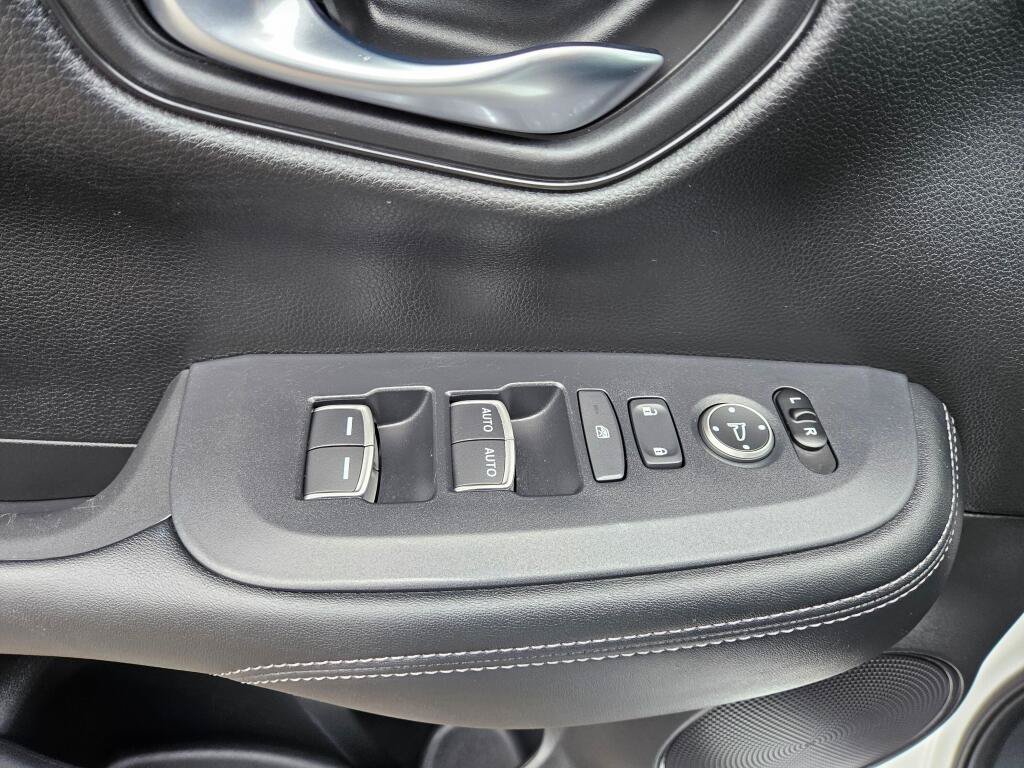 Used 2023 Honda HR-V EX-L image 19