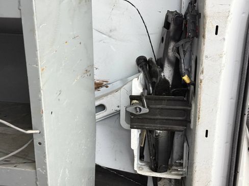 Used 2017 Chevrolet Express 2500 RWD image 76
