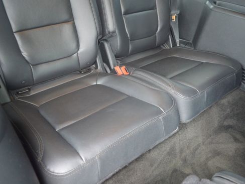 Used 2018 Ford Explorer XLT w/ Equipment Group 202A FWD image 26