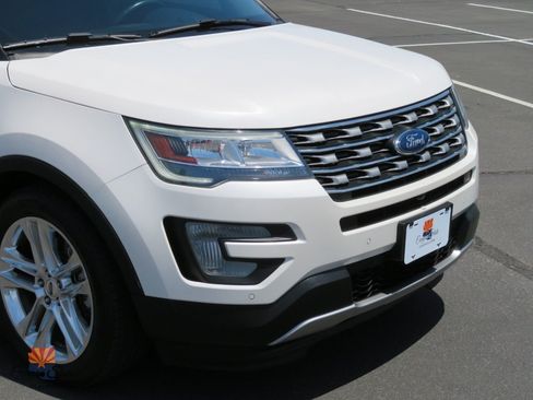 Used 2017 Ford Explorer Limited FWD image 31
