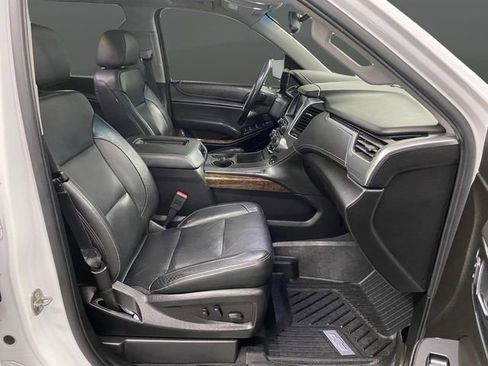 Used 2019 Chevrolet Suburban LT w/ LT Signature Package image 34