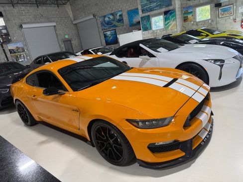 Used 2019 Ford Mustang Shelby GT350 w/ Technology Package image 19