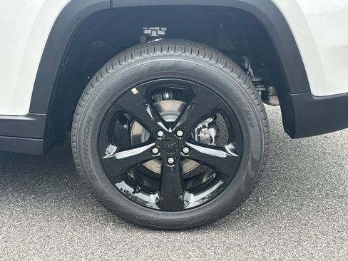 New 2026 Jeep Grand Cherokee Limited AWD/4WD image 18