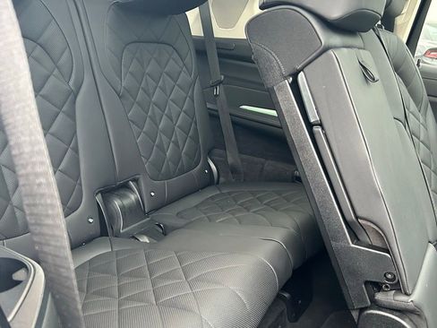 Used 2025 BMW X7 xDrive40i AWD/4WD image 50