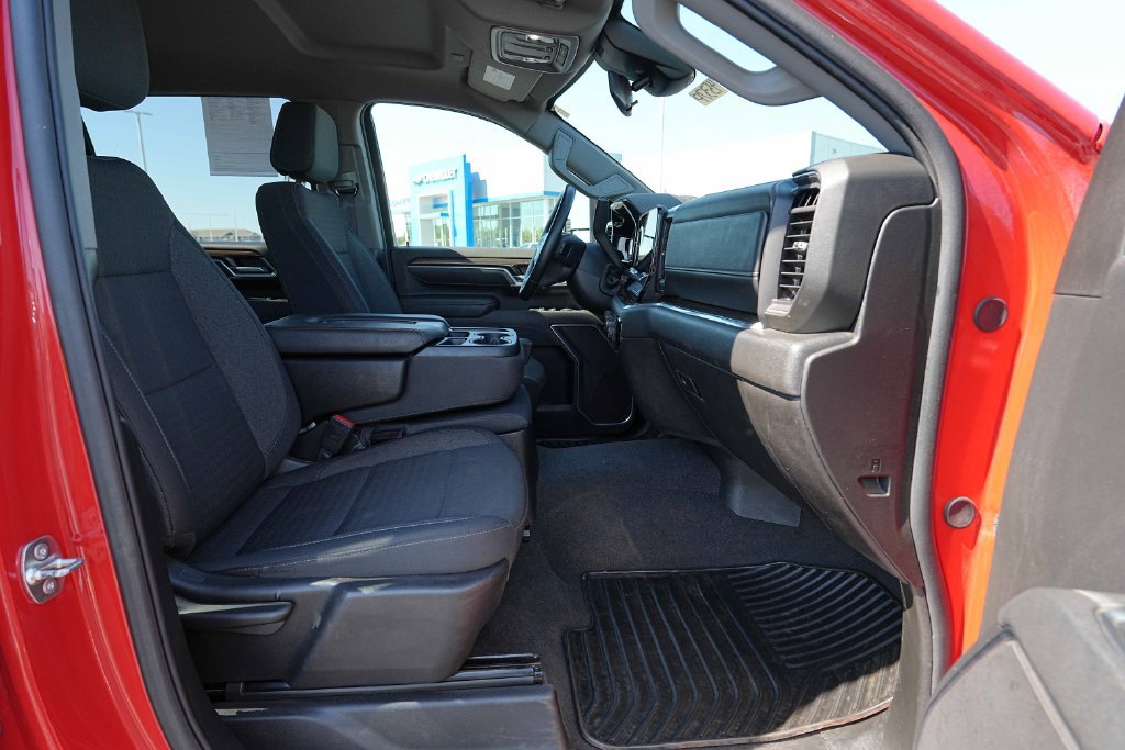 Used 2025 Chevrolet Silverado 2500 LT w/ Convenience Package AWD/4WD image 22